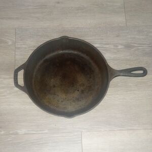 Pre-Seasoned Cast Iron Frying Pan